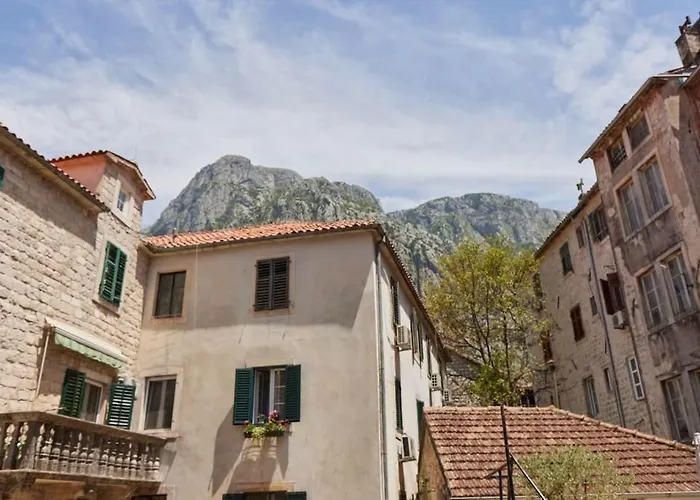 Well Located 1Bedroom In The Heart Of The Old Town