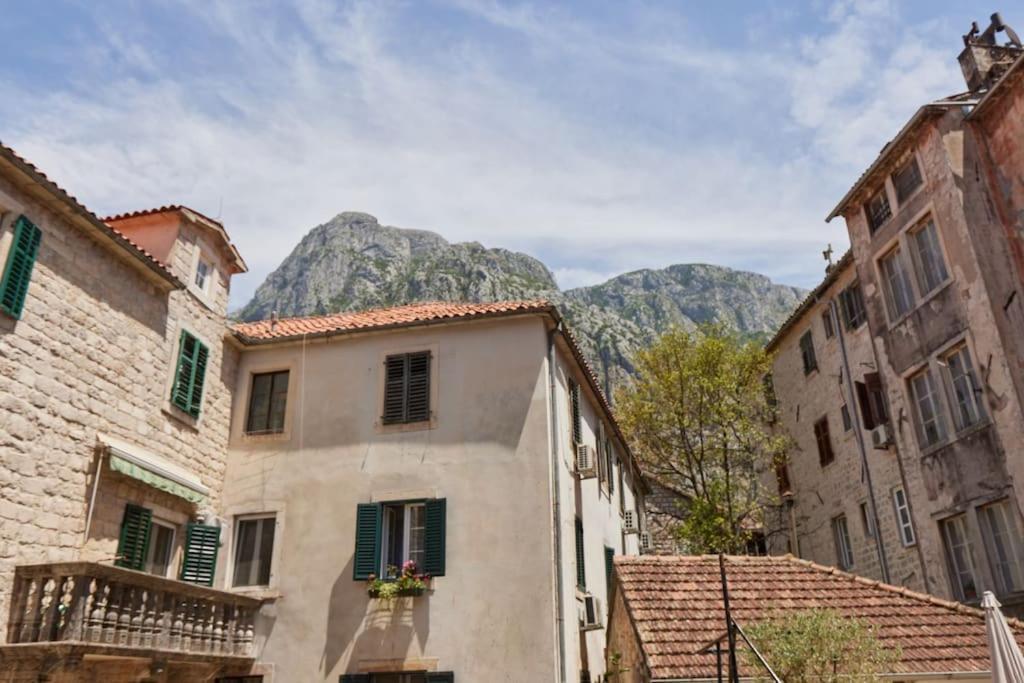 Well Located 1bedroom In The Heart Of The Old Town 公寓 *